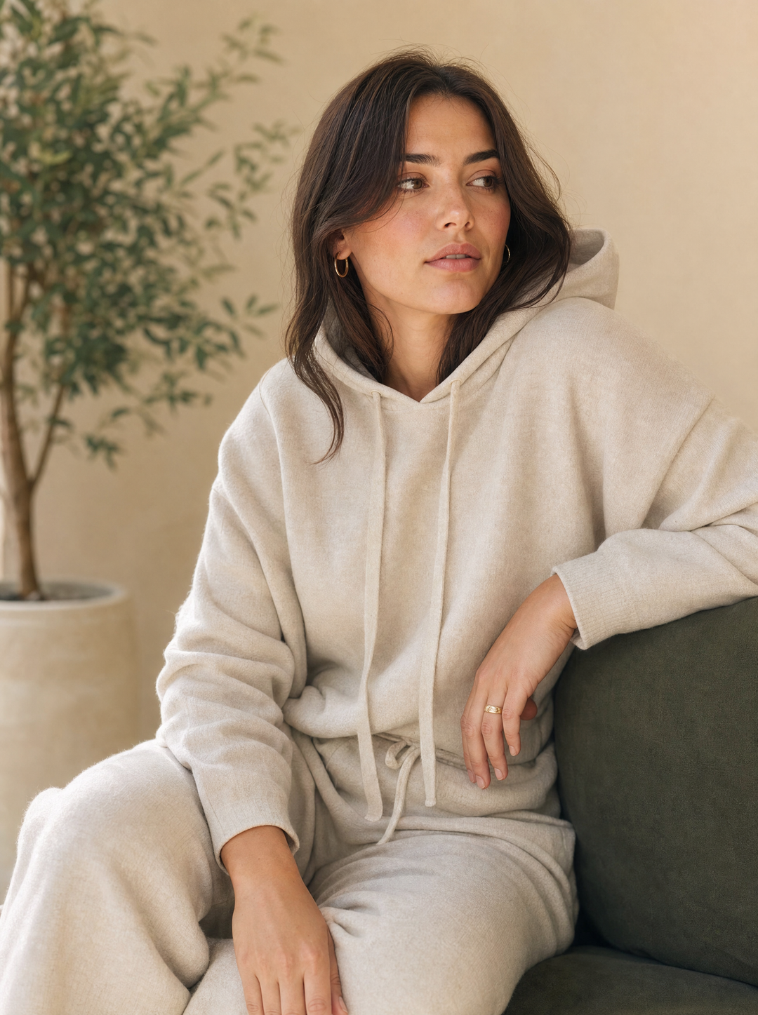 Hoodies & Sweatshirts