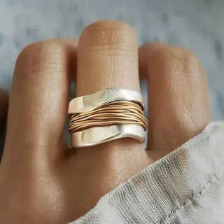 Vera | Silver Ring with Golden Threads
