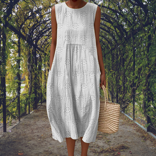 Halle™ - Elegant Sleeveless Dress with Pockets