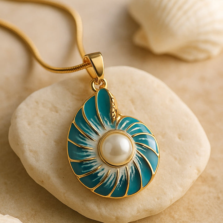 GENEVIEVE - Seashell Pearl Gold Necklace
