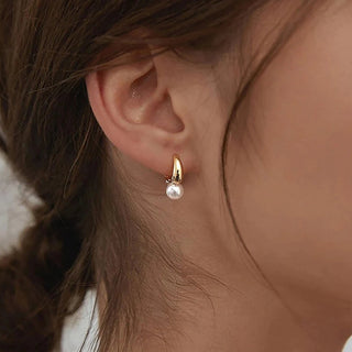 AUGUSTA - Golden Pearl Earrings