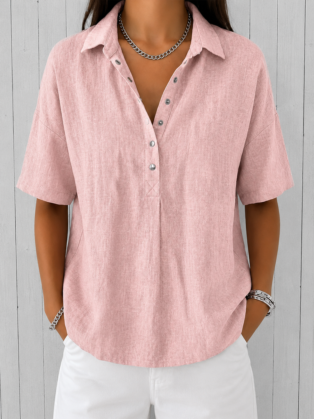 Henrietta - Blouse with Collar and Button