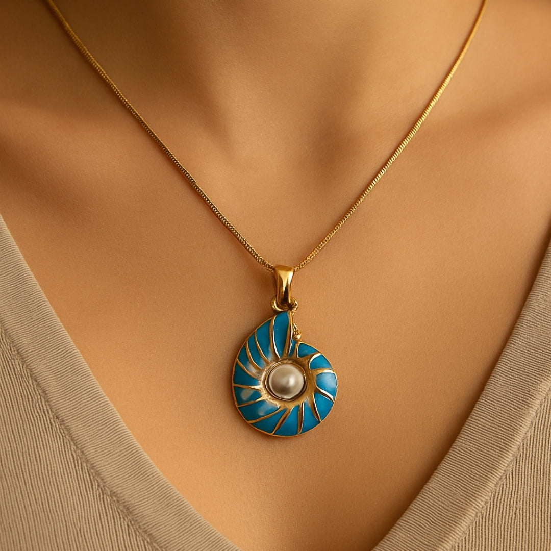 GENEVIEVE - Seashell Pearl Gold Necklace
