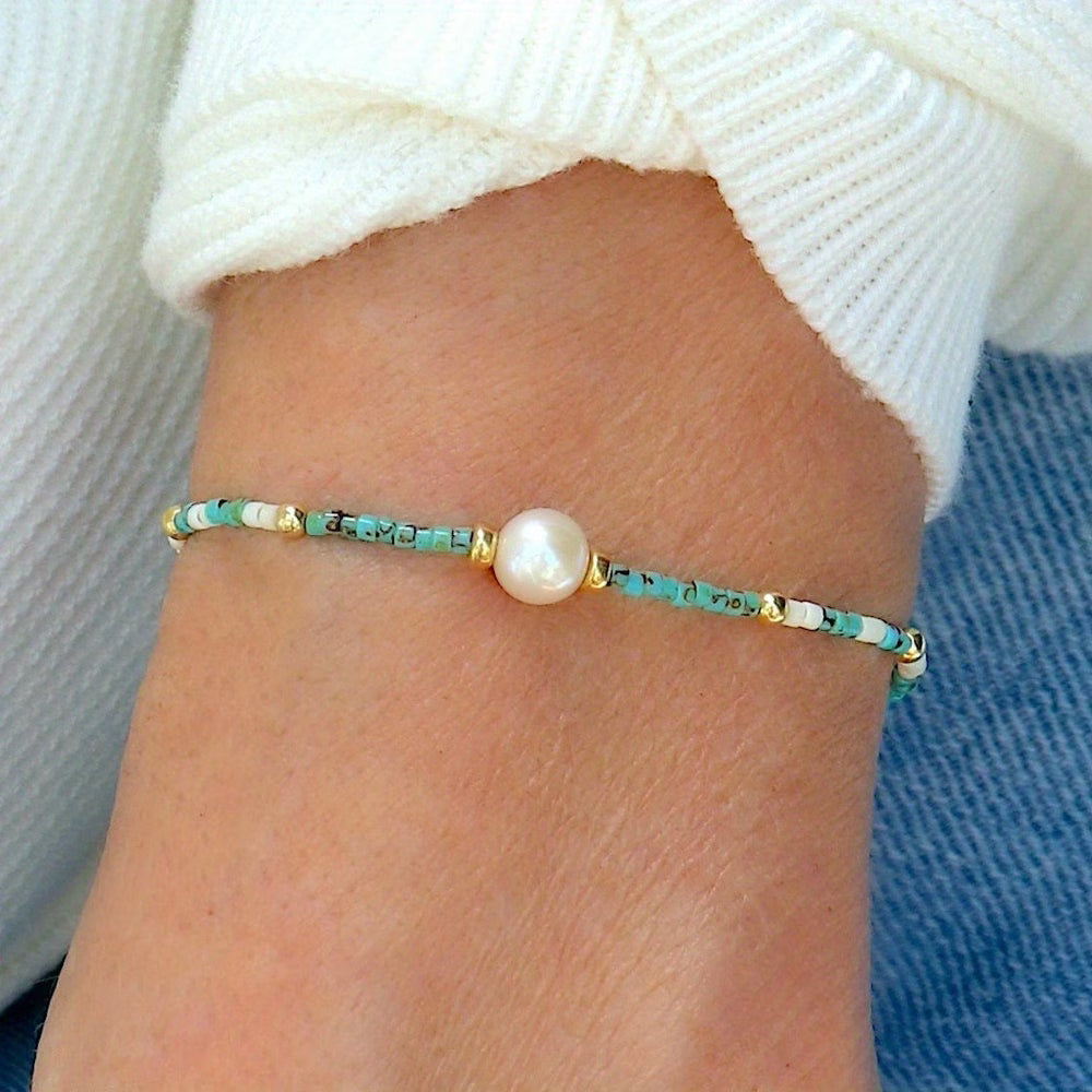 LUCIENNE - Minimal Turquoise Pearl Bracelet